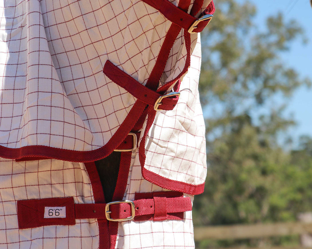 Kool Master Tear-Stop Horse Rug Combo White with Maroon Trim - image showing chest straps & neck rug fasteners